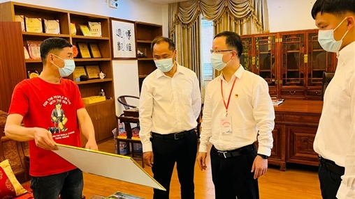惠安縣委常委、組織部部長(cháng)洪亞清蒞臨百裕集團研發(fā)中心調研指導工作